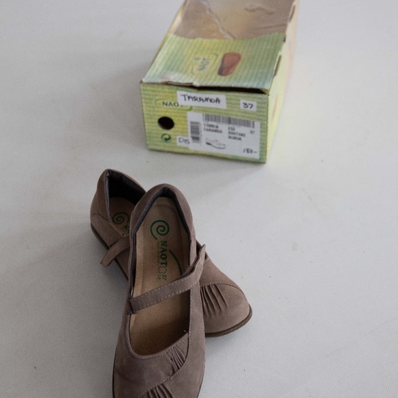 NAOT Taramoa Shiitake Nubuk  Size 37 - Size 6 - Picture 2 of 8